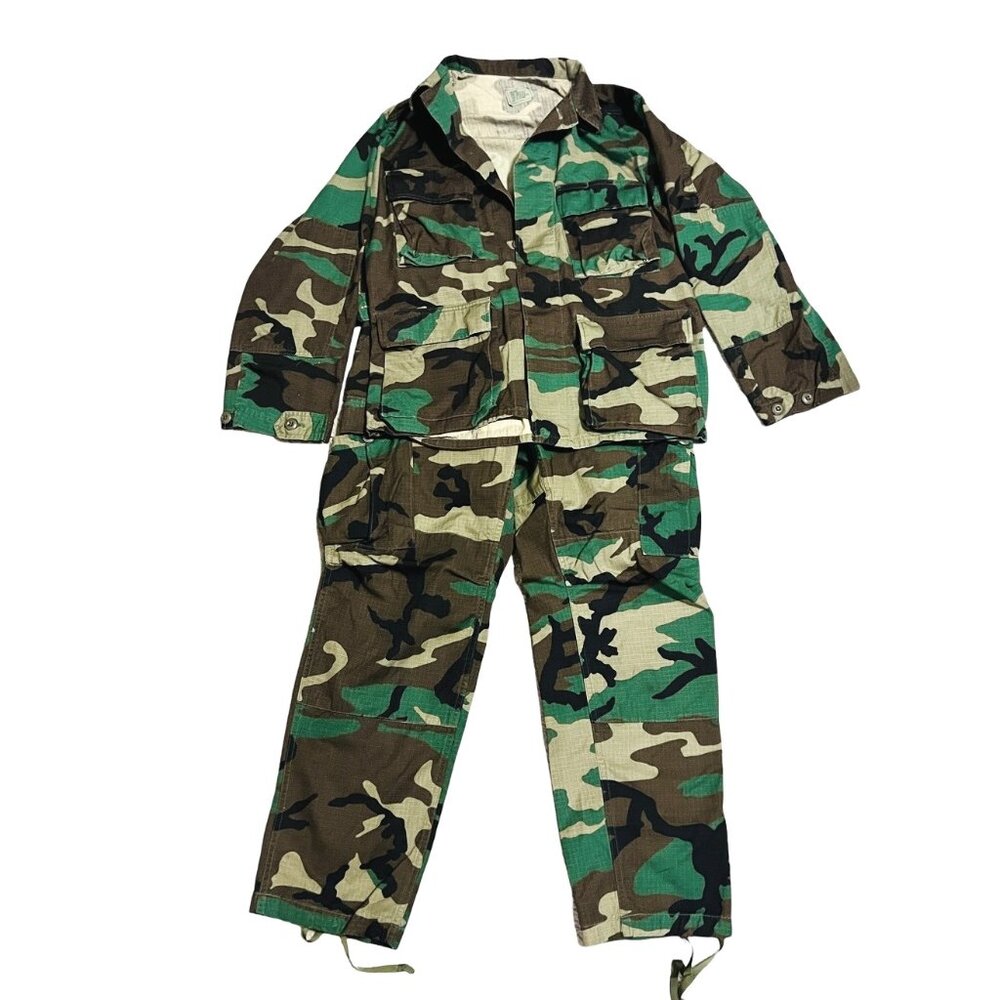 Vintage US Army Woodland Camoflauge Field Uniform and hat